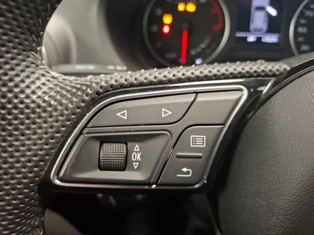 Audi Q2 35 TFSI sport S line LM LED STH SHZ PDC 03/2019-photo-15