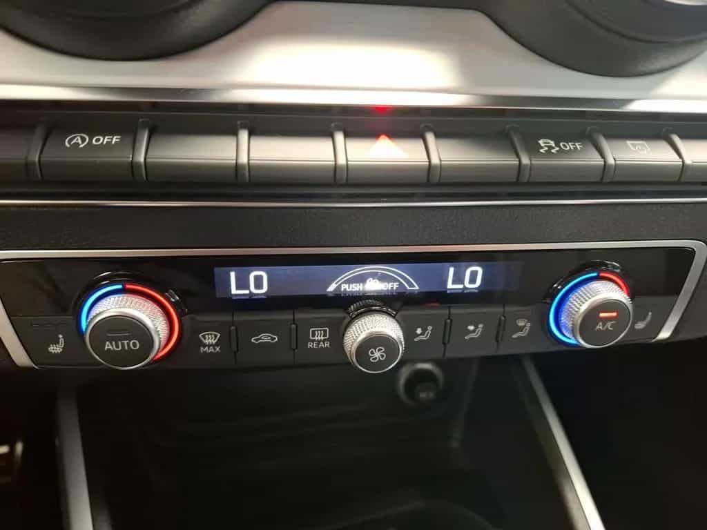 Audi Q2 35 TFSI sport S line LM LED STH SHZ PDC 03/2019-photo-17