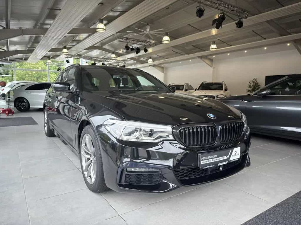 BMW 520 520d 5er Touring M Sport LED*AHK*PANO*360*AC 08/2020-photo-1