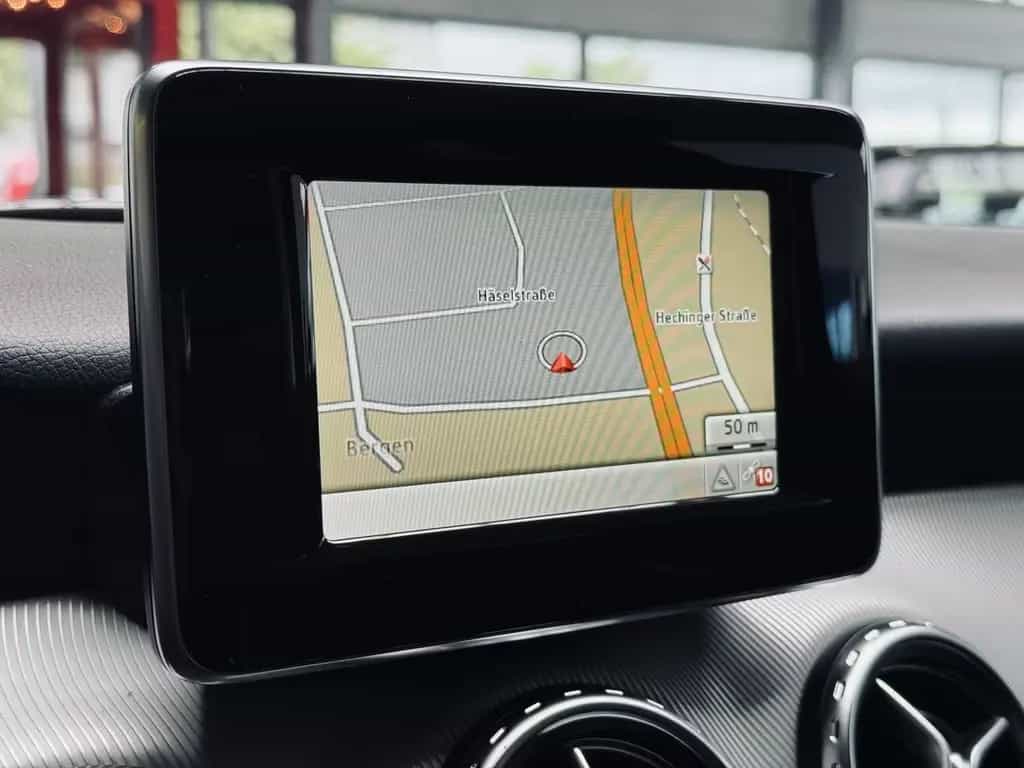 Mercedes-Benz GLA 200 BiXENON|SHZ|NAVI|PDC|LEDER 01/2015-photo-20