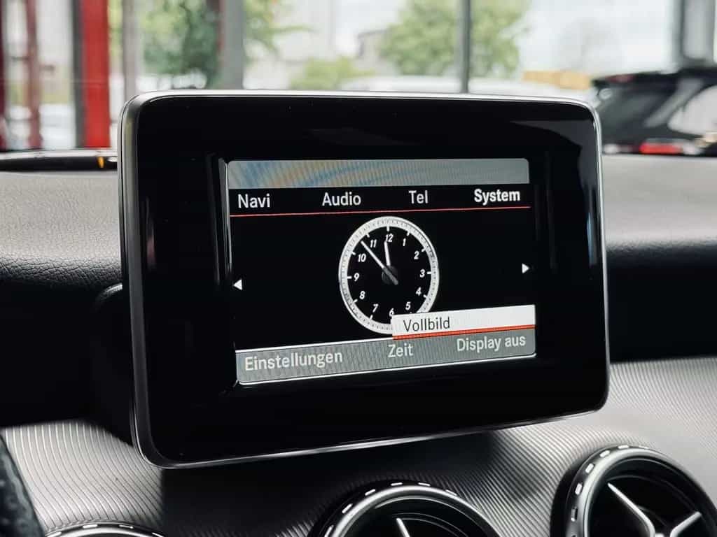 Mercedes-Benz GLA 200 BiXENON|SHZ|NAVI|PDC|LEDER 01/2015-photo-21