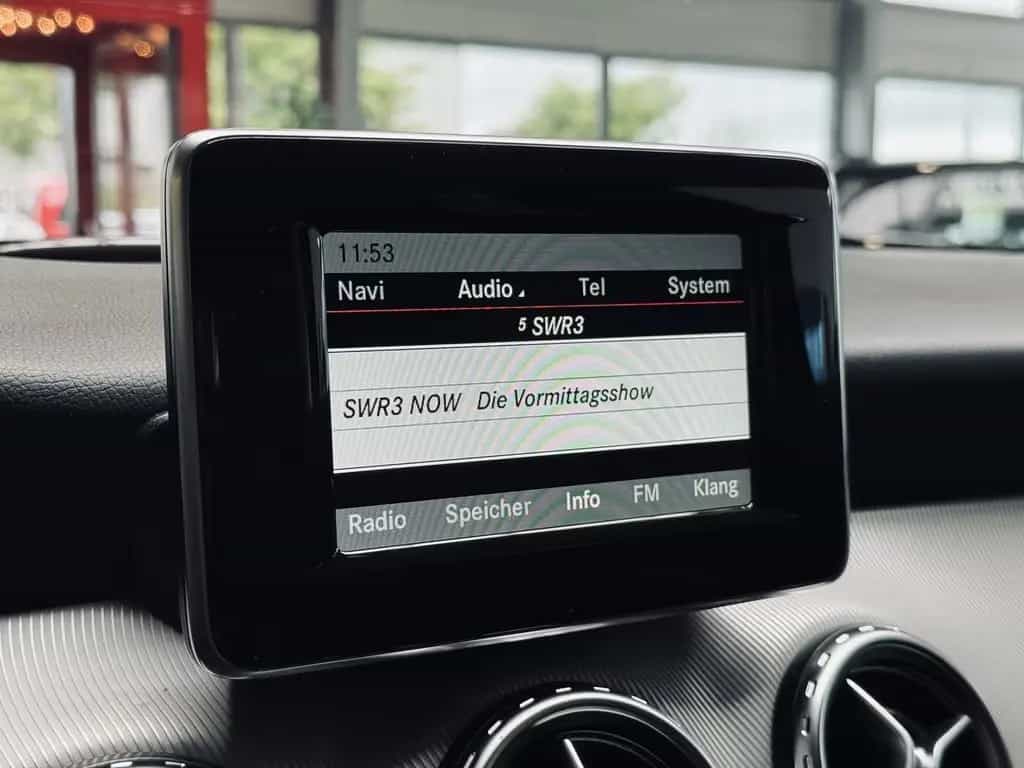Mercedes-Benz GLA 200 BiXENON|SHZ|NAVI|PDC|LEDER 01/2015-photo-22