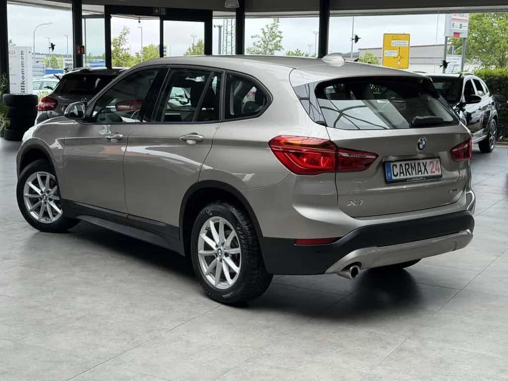 BMW X1 sDrive 18 i Advantage 10/2021-photo-2