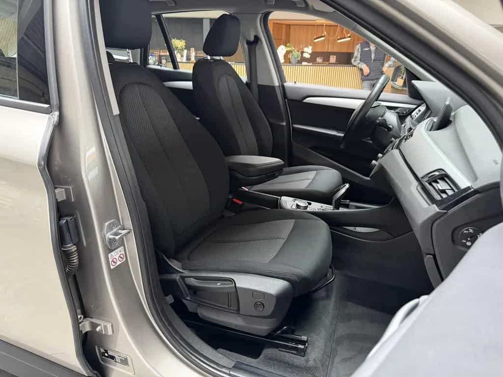 BMW X1 sDrive 18 i Advantage 10/2021-photo-7