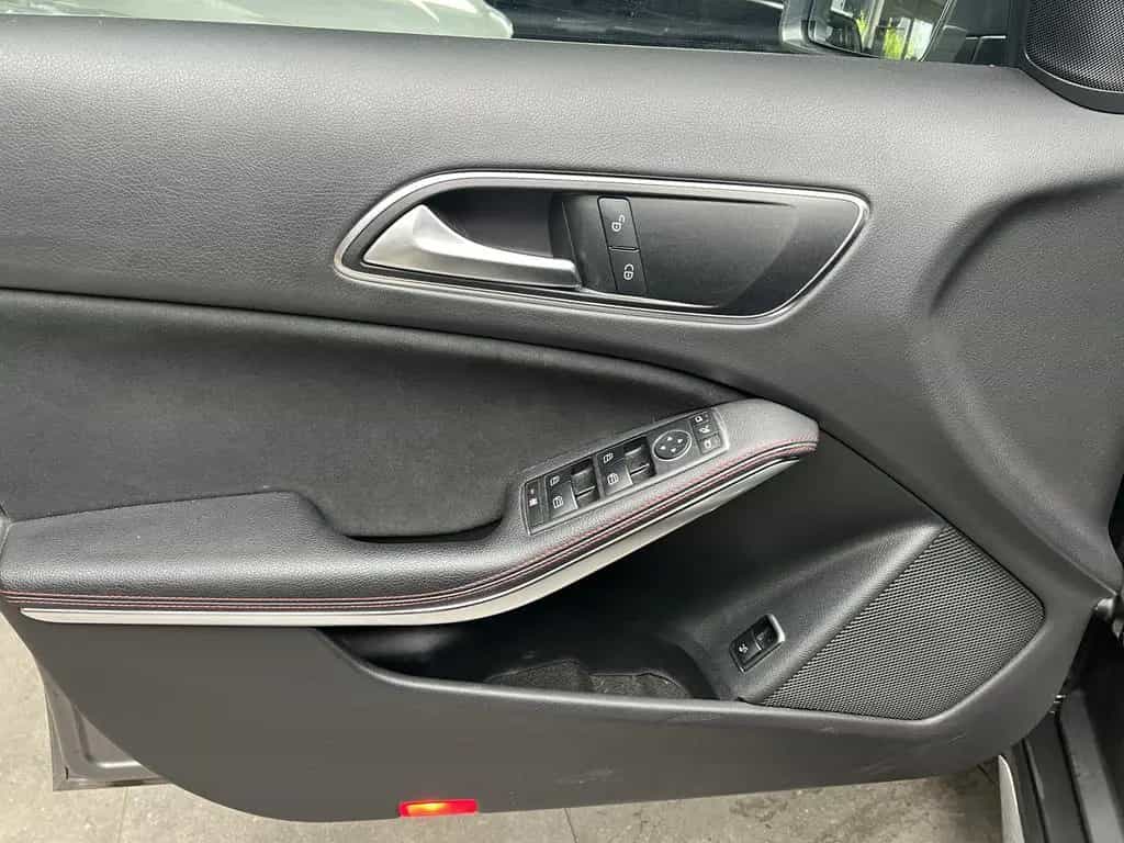Mercedes-Benz GLA 220 GLA GLA 220 4M AMG-Line Sport Kamera360 dAB LED 12/2019-photo-23