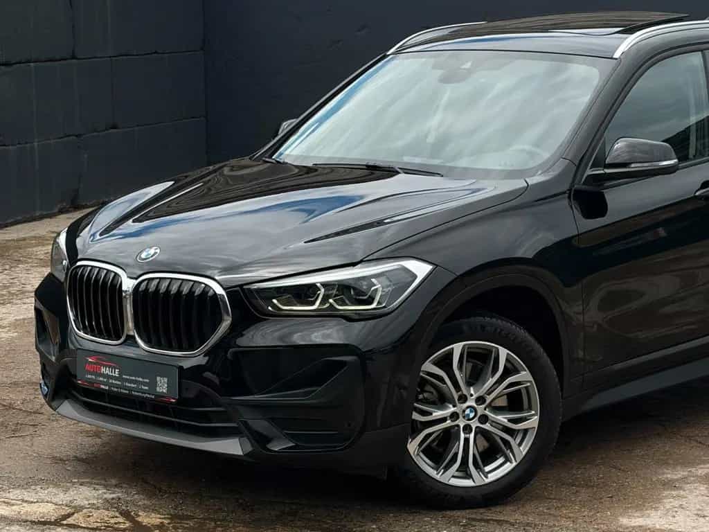 BMW X1 sDrive 20d Temp. AHK PANO LED CAM KZG CarPlay 02/2022-photo-1