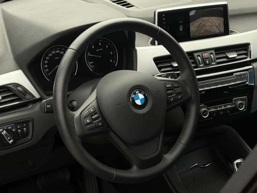 BMW X1 sDrive 20d Temp. AHK PANO LED CAM KZG CarPlay 02/2022-photo-12