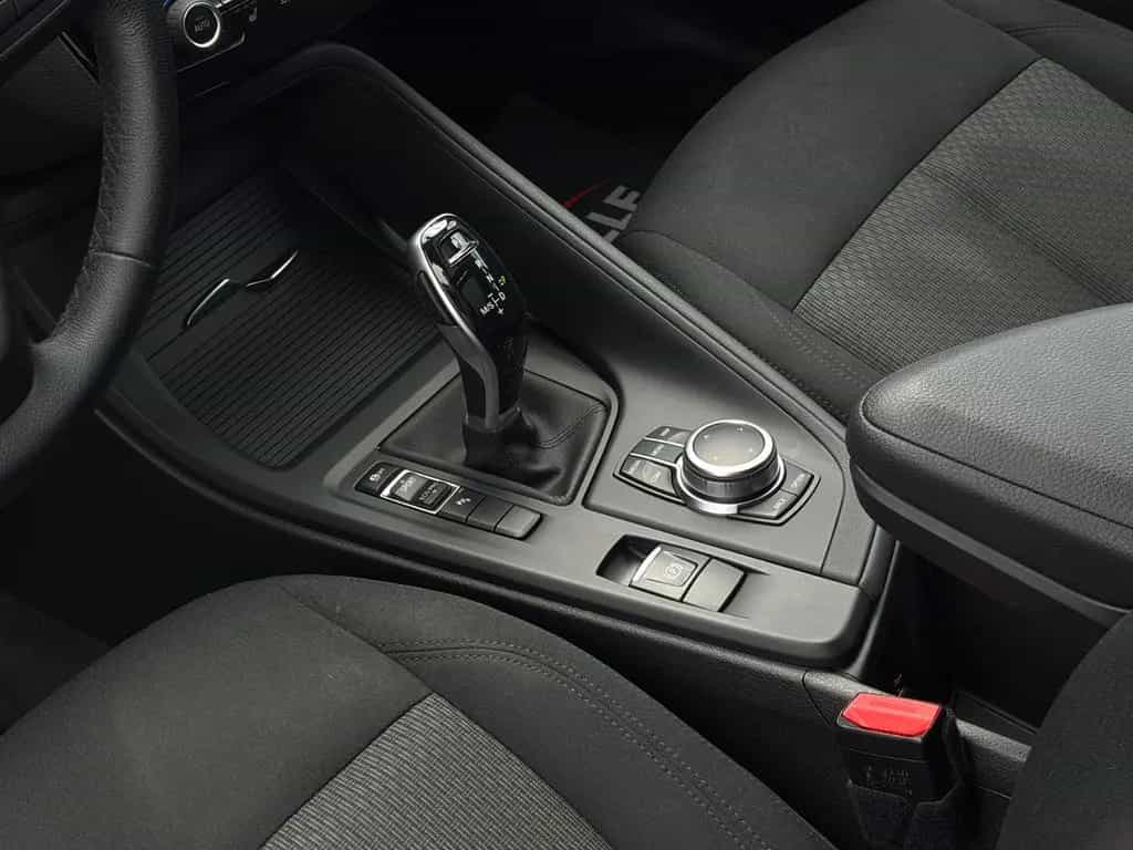 BMW X1 sDrive 20d Temp. AHK PANO LED CAM KZG CarPlay 02/2022-photo-13