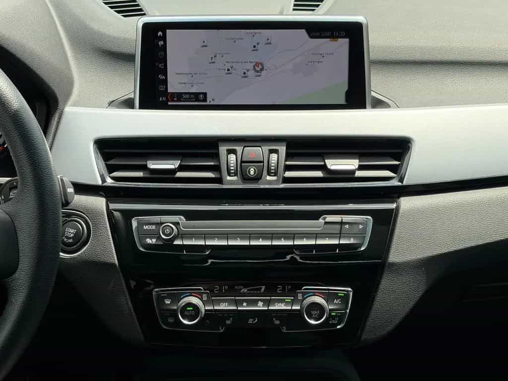 BMW X1 sDrive 20d Temp. AHK PANO LED CAM KZG CarPlay 02/2022-photo-21