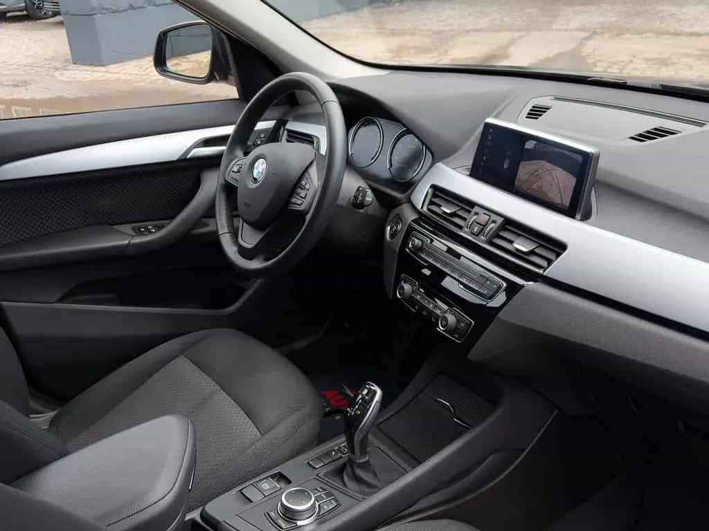 BMW X1 sDrive 20d Temp. AHK PANO LED CAM KZG CarPlay 02/2022-photo-25