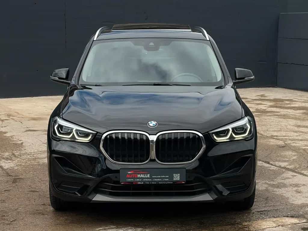 BMW X1 sDrive 20d Temp. AHK PANO LED CAM KZG CarPlay 02/2022-photo-3