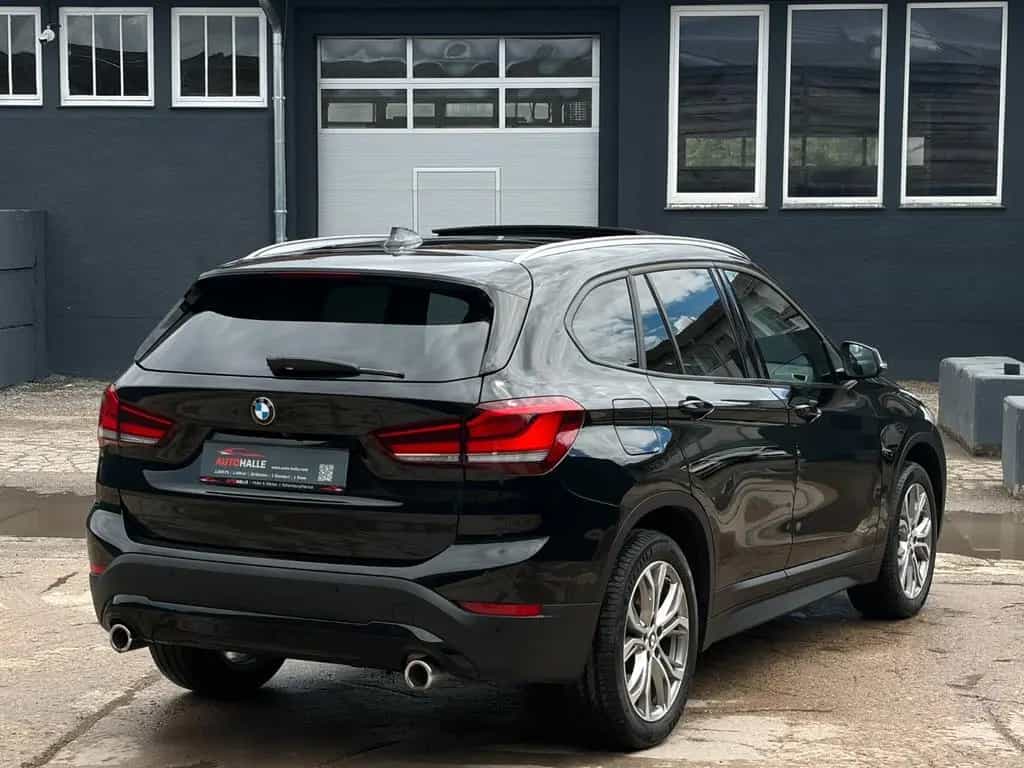 BMW X1 sDrive 20d Temp. AHK PANO LED CAM KZG CarPlay 02/2022-photo-5