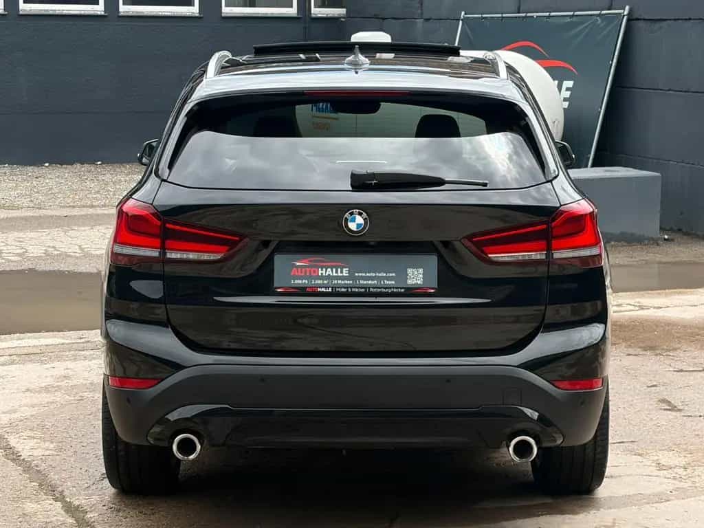 BMW X1 sDrive 20d Temp. AHK PANO LED CAM KZG CarPlay 02/2022-photo-6