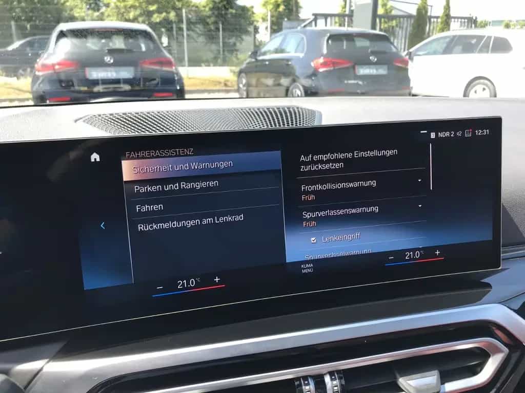BMW 318 d Touring Panorama Kam ACC Leder Keyless 08/2023-photo-13