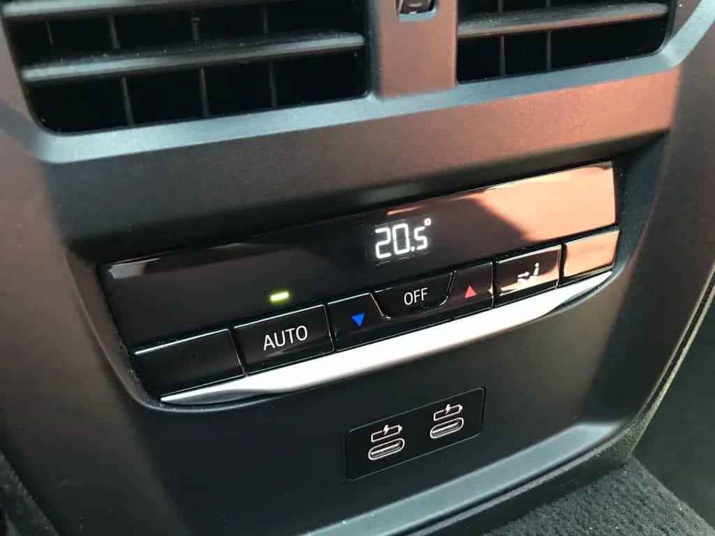 BMW 318 d Touring Panorama Kam ACC Leder Keyless 08/2023-photo-14