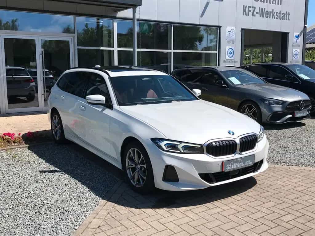 BMW 318 d Touring Panorama Kam ACC Leder Keyless 08/2023-photo-3