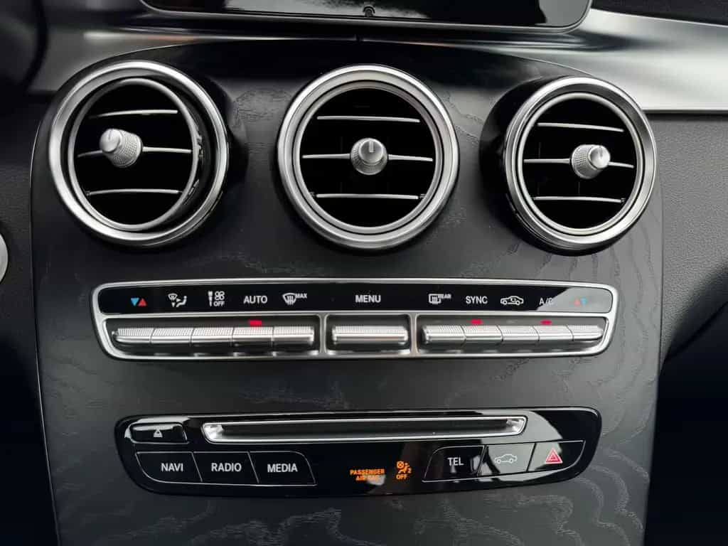 Mercedes-Benz GLC 250 4Matic AMG LINE ACC DTR 360° KAMERA LED 11/2017-photo-19