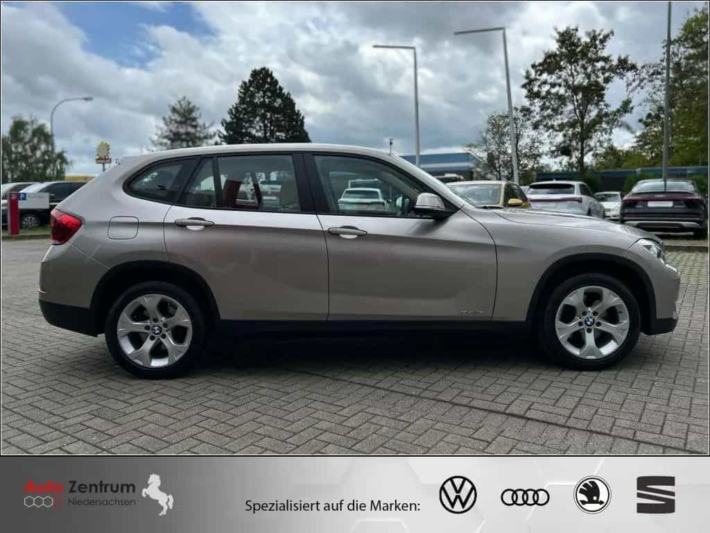 BMW X1 sDrive18i AHK*Leder*Bi-Xenon ab 49 EUR Rate 01/2014-photo-3