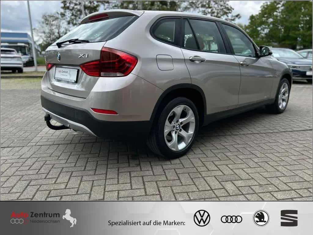 BMW X1 sDrive18i AHK*Leder*Bi-Xenon ab 49 EUR Rate 01/2014-photo-4