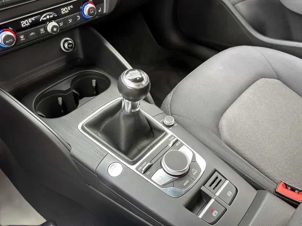 Audi A3 Sportback 30 TFSI+BI-XENON+NAVI+PDC+NANOGRAU 06/2019-photo-23