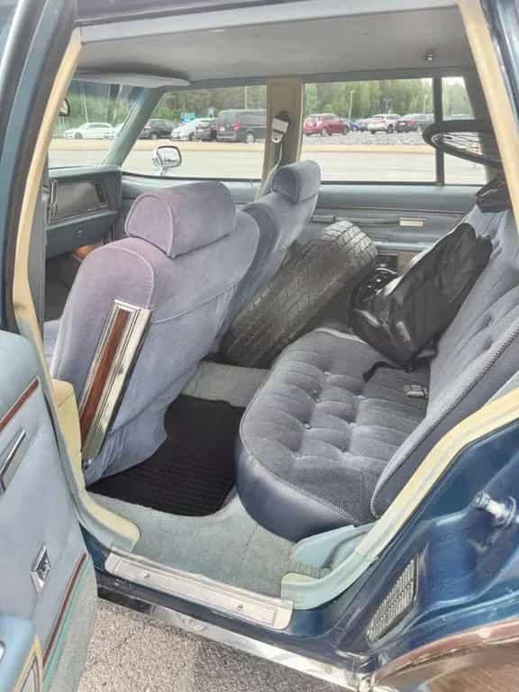 Buick Electra Estate Wagon 01/1979-photo-11