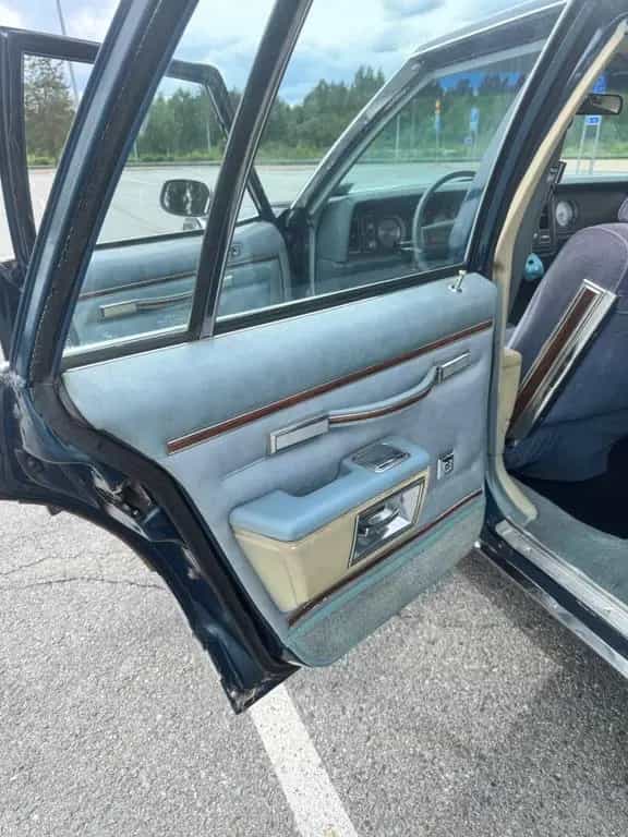 Buick Electra Estate Wagon 01/1979-photo-14
