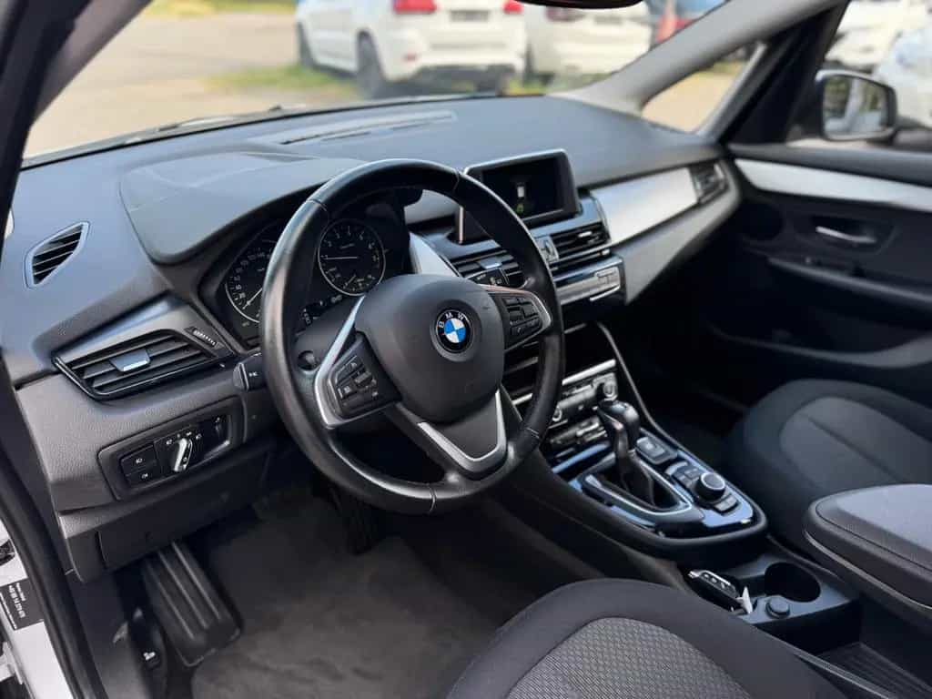 BMW 220 i Advantage/2.HAND/AUTOMATIK/SCHECKHFT/AHK 10/2017-photo-10