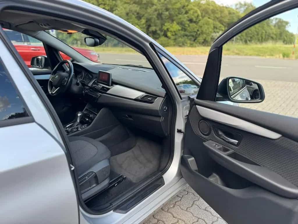 BMW 220 i Advantage/2.HAND/AUTOMATIK/SCHECKHFT/AHK 10/2017-photo-16