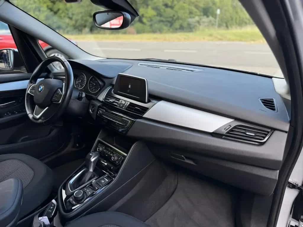 BMW 220 i Advantage/2.HAND/AUTOMATIK/SCHECKHFT/AHK 10/2017-photo-17