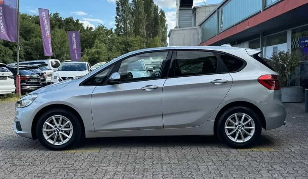 BMW 220 i Advantage/2.HAND/AUTOMATIK/SCHECKHFT/AHK 10/2017-photo-3