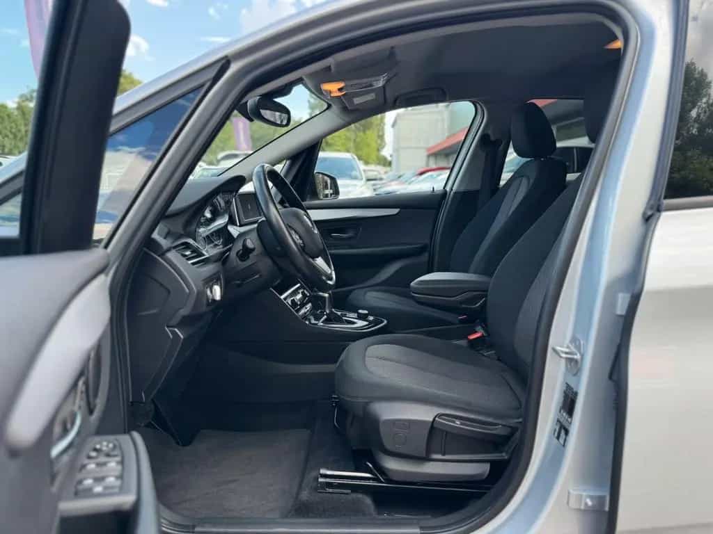 BMW 220 i Advantage/2.HAND/AUTOMATIK/SCHECKHFT/AHK 10/2017-photo-8