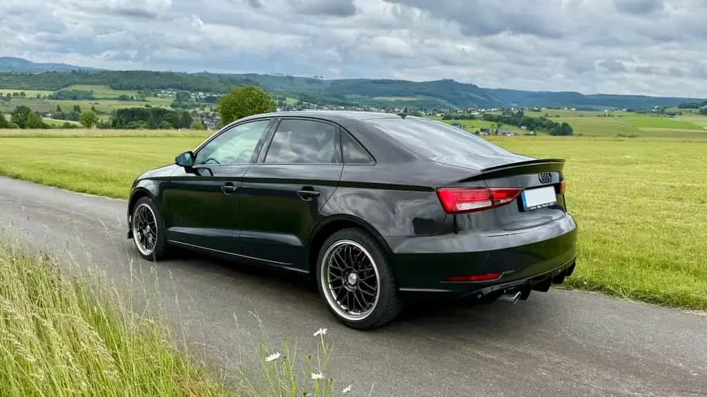 Audi A3 1.6 TDI - Limousine 8V 99 Tkm, Standheizung 12/2016-photo-1