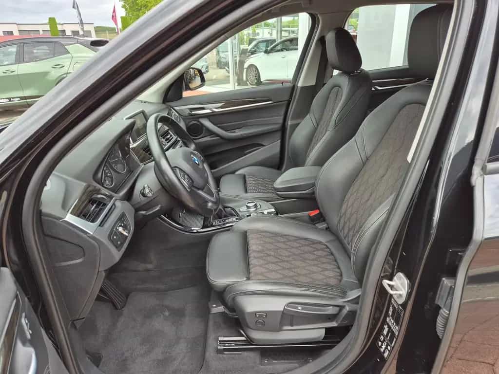 BMW X1 xDrive 2.0 i xLine LED Navi AHK 01/2017-photo-14