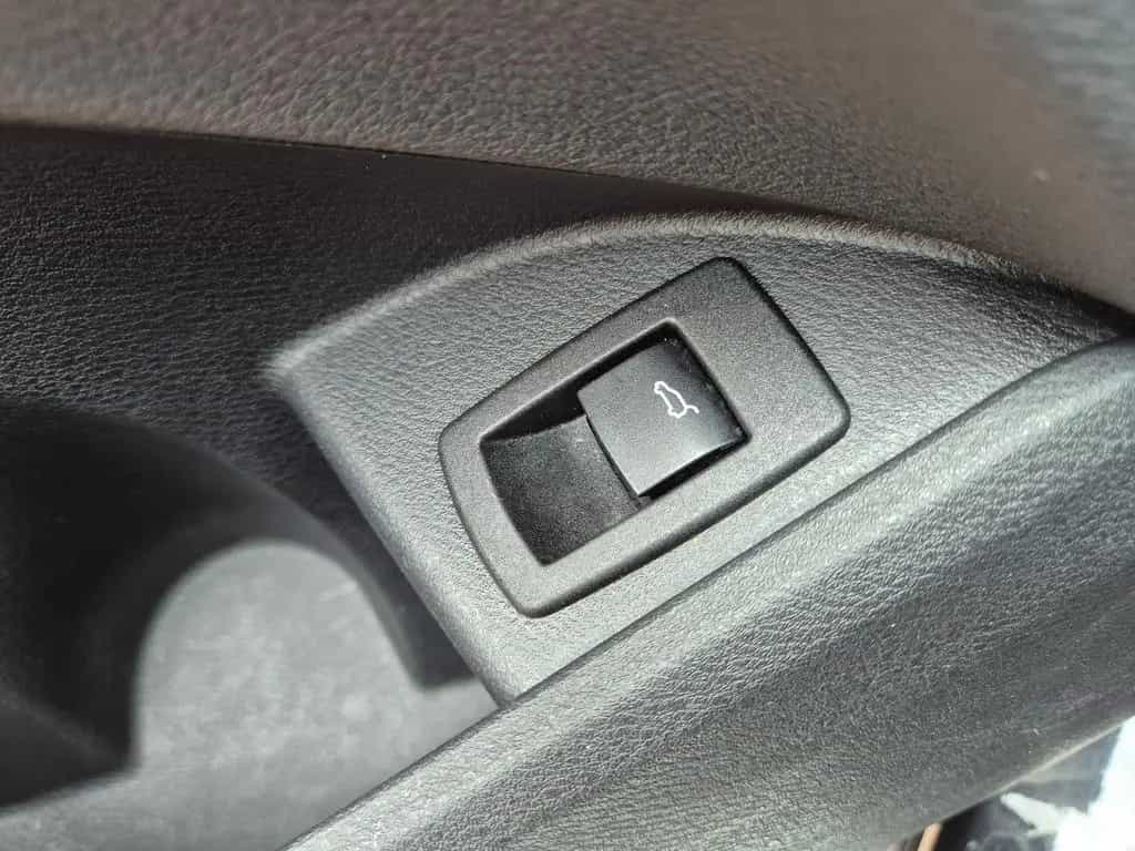 BMW X1 xDrive 2.0 i xLine LED Navi AHK 01/2017-photo-21