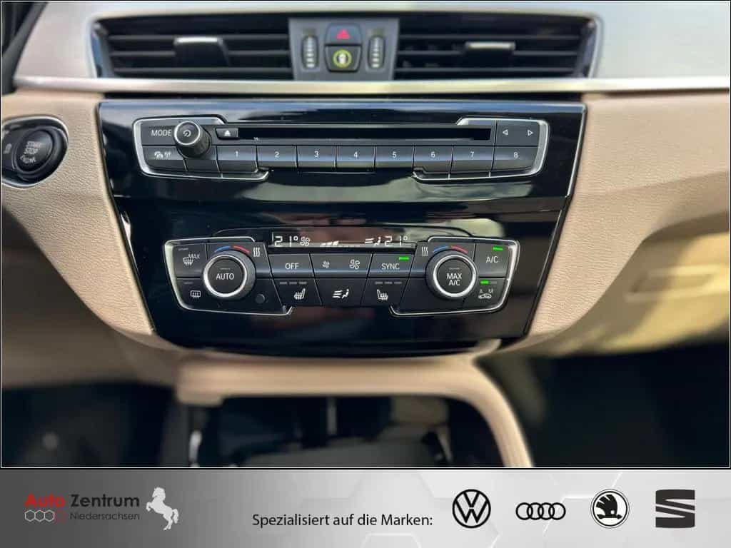 BMW X1 xDrive25d Aut. xLine CarPlay AHK*PANO*HeadUP 01/2018-photo-26