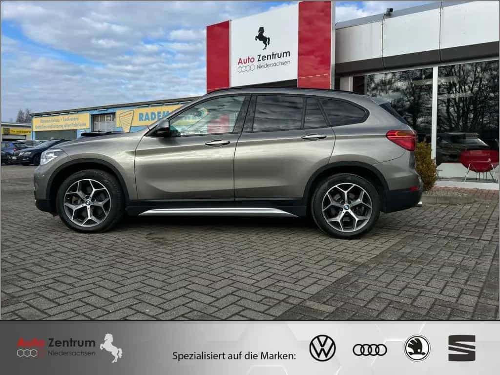BMW X1 xDrive25d Aut. xLine CarPlay AHK*PANO*HeadUP 01/2018-photo-9
