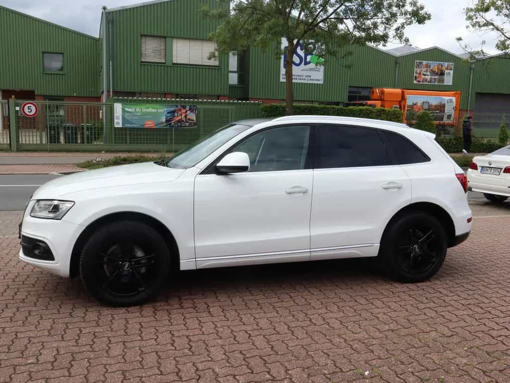 Audi Q5 2.0 TFSI quattro+BI-XEN.+PANO+Totwinkel+LEDER 07/2015-photo-2