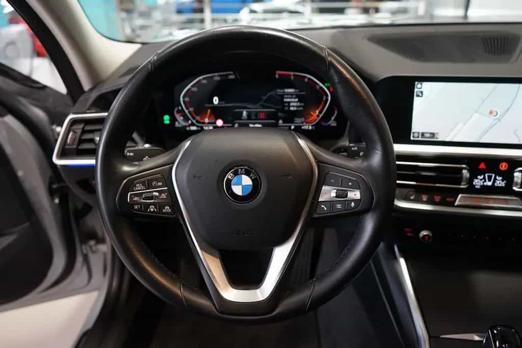 BMW 320 d xDrive Touring Luxury Line Standhz+AHK+ACC 01/2020-photo-12