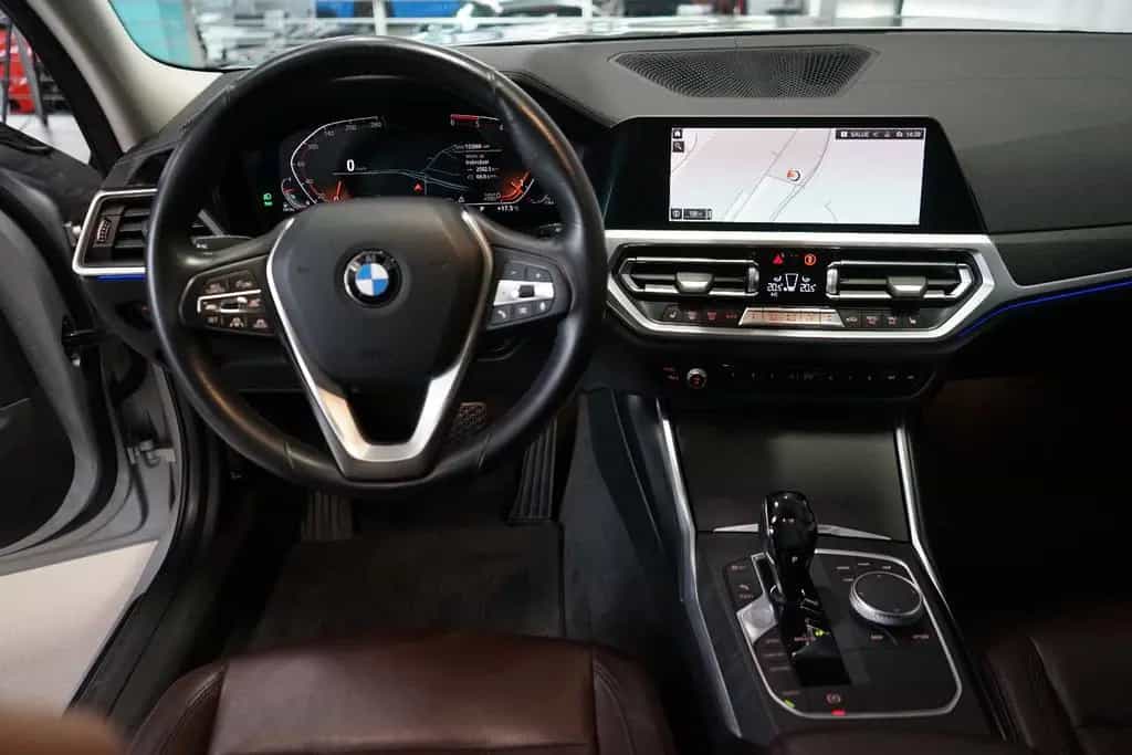 BMW 320 d xDrive Touring Luxury Line Standhz+AHK+ACC 01/2020-photo-15