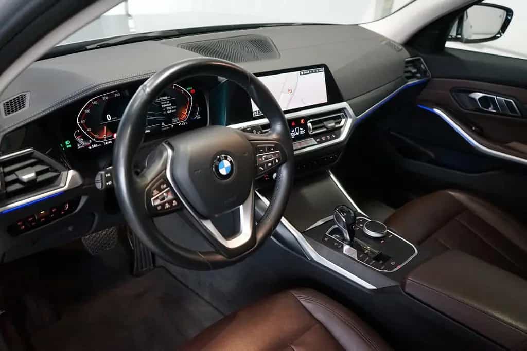 BMW 320 d xDrive Touring Luxury Line Standhz+AHK+ACC 01/2020-photo-17
