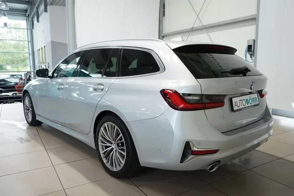 BMW 320 d xDrive Touring Luxury Line Standhz+AHK+ACC 01/2020-photo-2