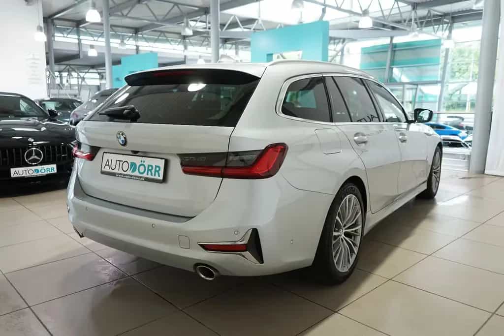BMW 320 d xDrive Touring Luxury Line Standhz+AHK+ACC 01/2020-photo-4