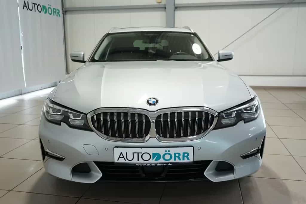BMW 320 d xDrive Touring Luxury Line Standhz+AHK+ACC 01/2020-photo-6