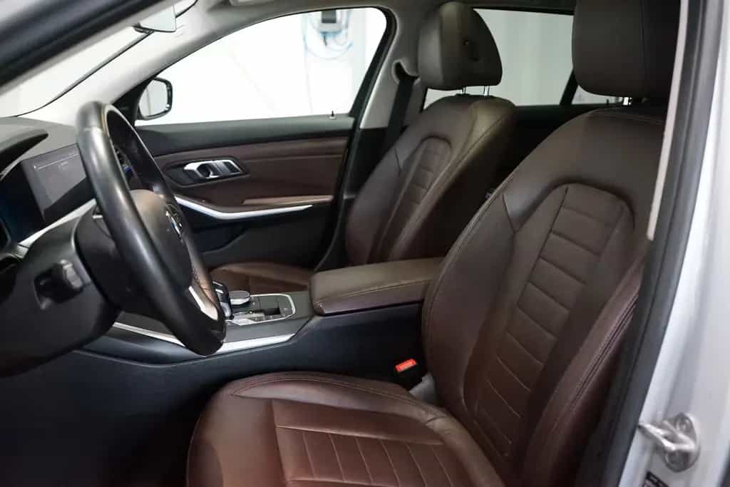 BMW 320 d xDrive Touring Luxury Line Standhz+AHK+ACC 01/2020-photo-9