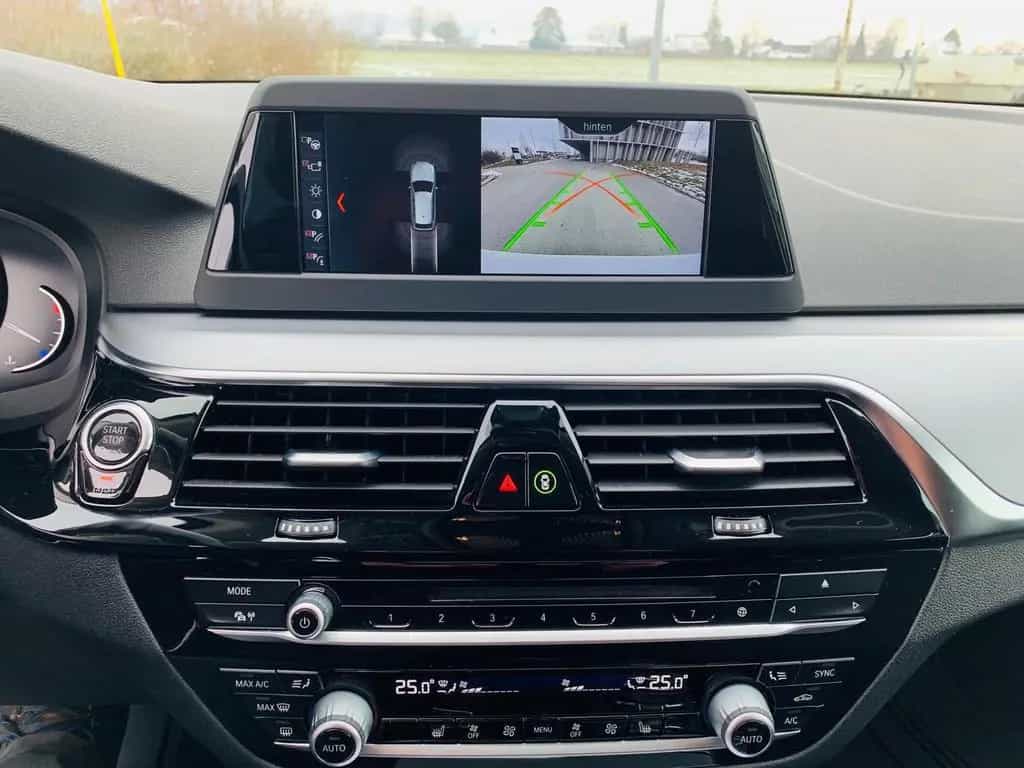 BMW 520 d Touring A - 05/2018-photo-10