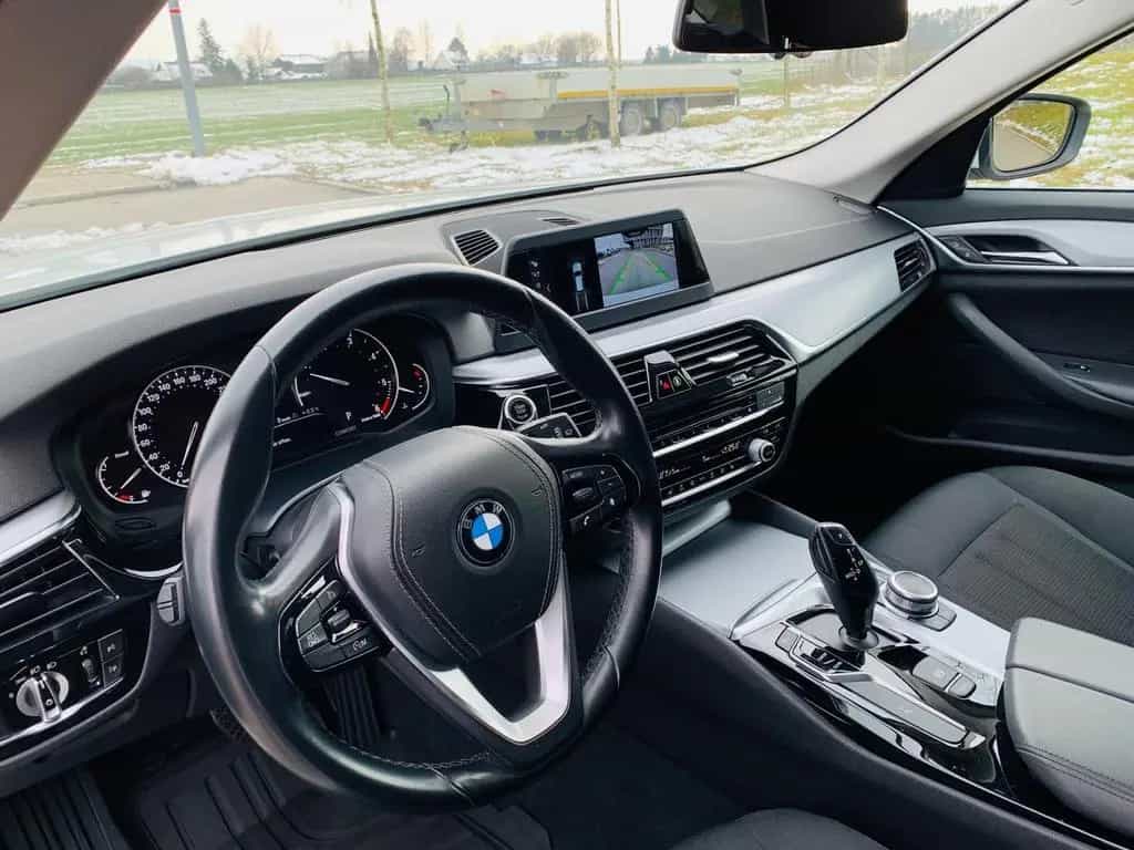 BMW 520 d Touring A - 05/2018-photo-9