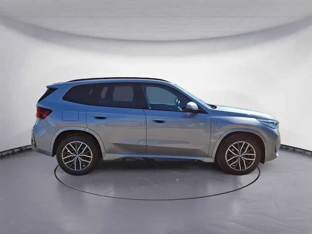 BMW X1 sDrive18i Steptronic M Sportpaket Sportsitze 12/2023-photo-5
