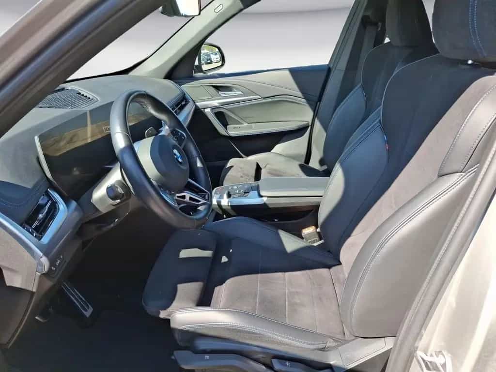 BMW X1 sDrive18i Steptronic M Sportpaket Sportsitze 12/2023-photo-7