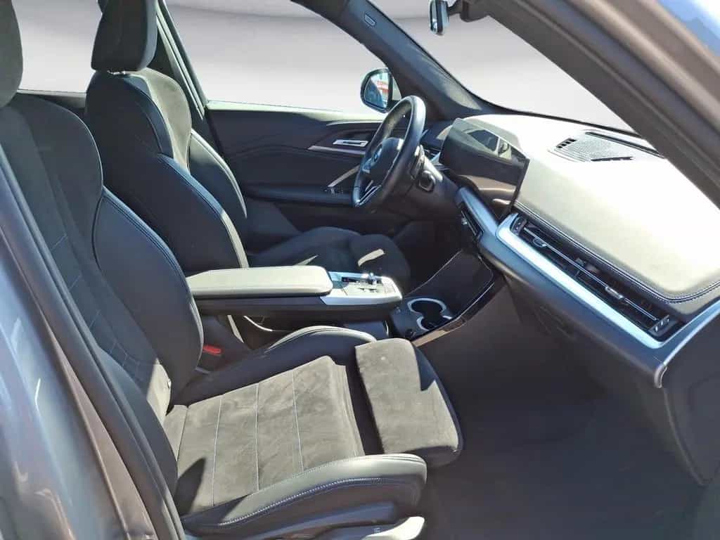BMW X1 sDrive18i Steptronic M Sportpaket Sportsitze 12/2023-photo-8
