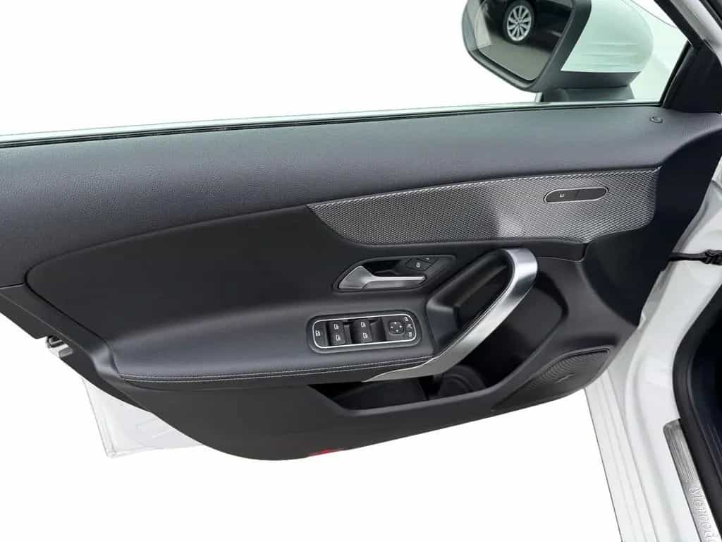 Mercedes-Benz A 180 PROGRESSIVE LED+NAV+PDC+SHZ+PLA+VC+LM 18" 01/2019-photo-14
